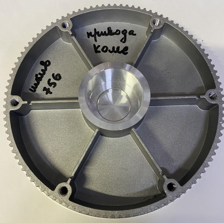 Шкив ведущий привода колес STG756