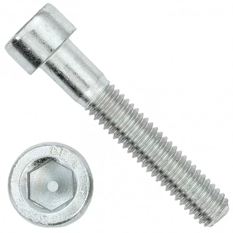 Болт на скутер М6