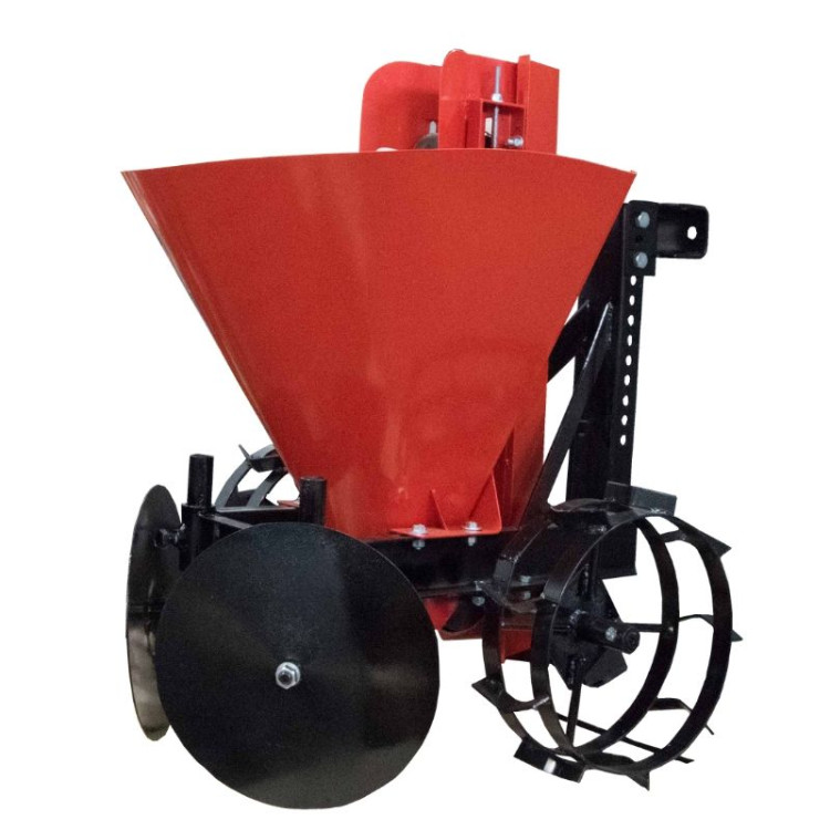 Картофелесажалка на грунтозацепах