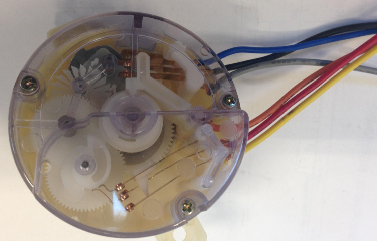 Реле времени (таймер) 3,5A 3x3 провода круглое