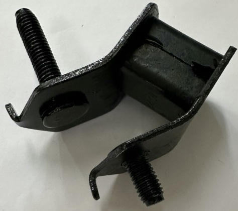 Подушка двигателя генератора малая 010321A