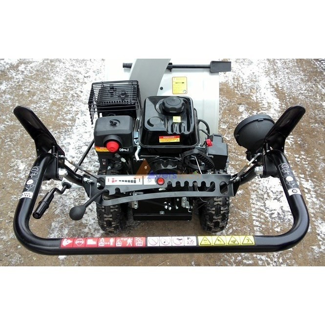 Снегоуборщик бензиновый Интерскол СМБ-650Э