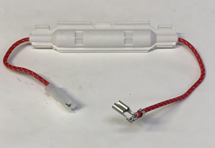 Предохранитель в корпусе с проводами и клеммами 0,8 HOZ