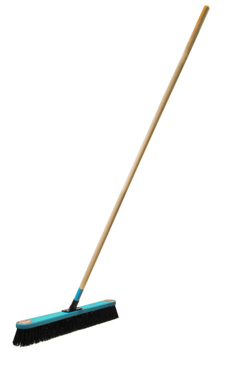 FINLAND Щётка тротуарная 600 мм, деревянный черенок