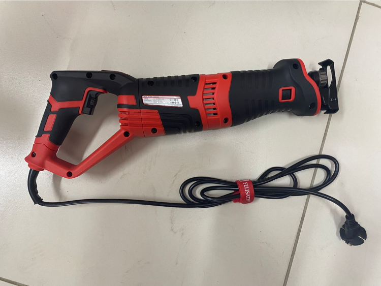 Пила сабельная Felisatti НП-1000Э