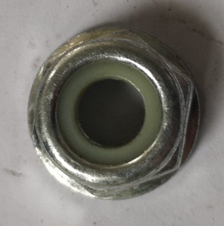 Гайка М10х1,25L DIN985 крепления ножа T394FS-2,338,438,444,528 1700026