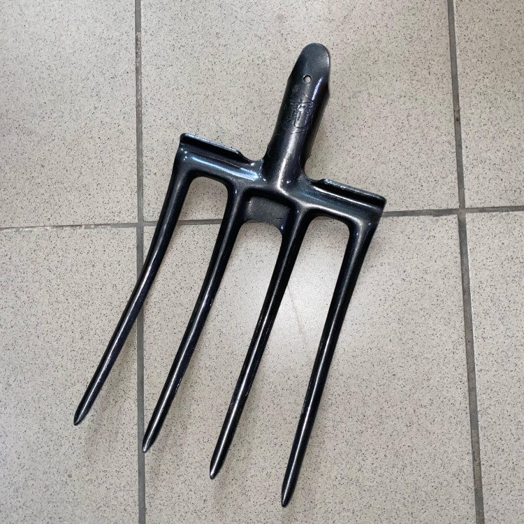 Вилы копательные 4-х зубые LICOW (уп.12шт) F-1