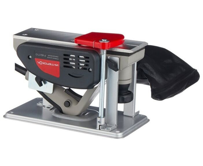 Рубанок Интерскол Р-82/710