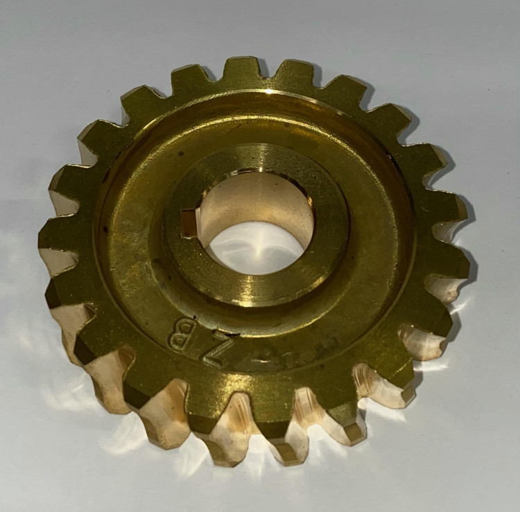 Шестерня редуктора 19х70 Z-20 010069(833) 49050