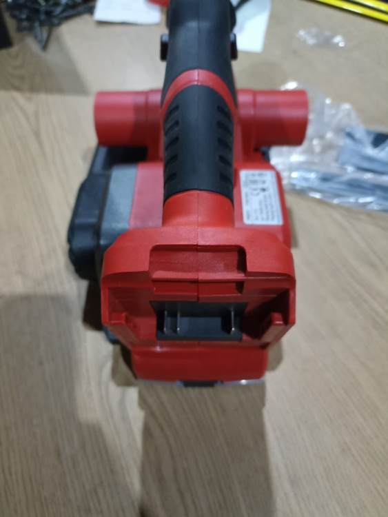 Рубанок аккумуляторный Felisatti Р-82/18Л3