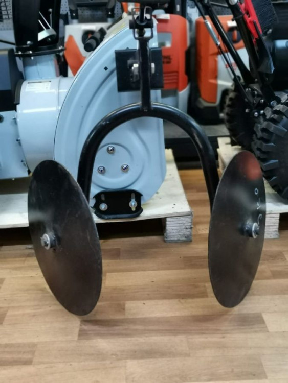 Окучник ЭКО МБ, дисковый, со сцепкой на дуге Эомбдс 00.585.590