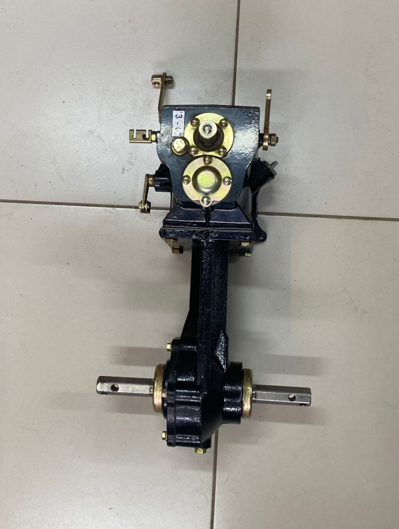 Редуктор чугунный МБ6,шестерёнчато-конический,2 вперед/1 назад (ТИП3)