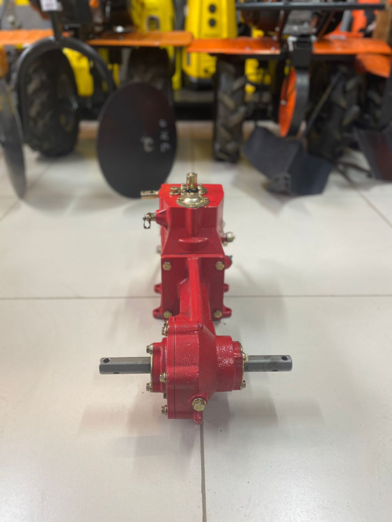 Редуктор чугунный МБ7,(7л.с. S24)шестерёнчато-конический,3 вперед/1 назад (ТИП1)