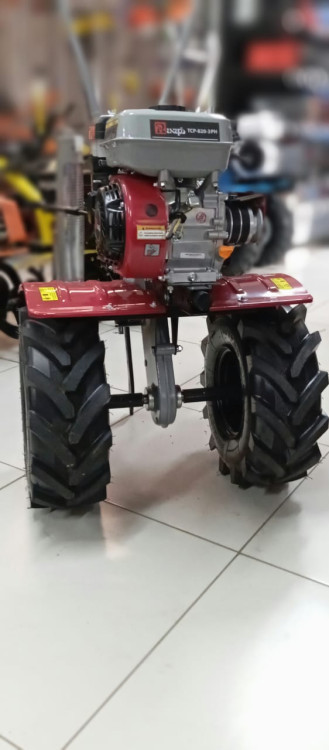 Мотоблок бензиновый Пахарь ТСР820-3РН | 8 л.с | колеса Экстрим , 3 вперед/1 назад,чугунный редуктор