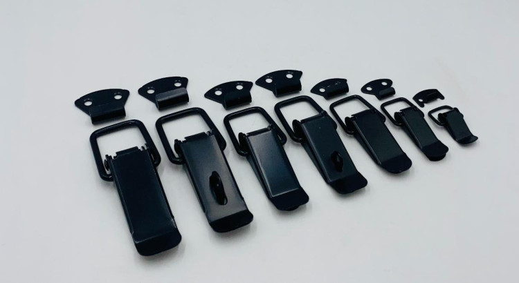 Замок накидной ЧЕРНЫЙ AL 007 L-40 мм (черный) подпруж. (100)