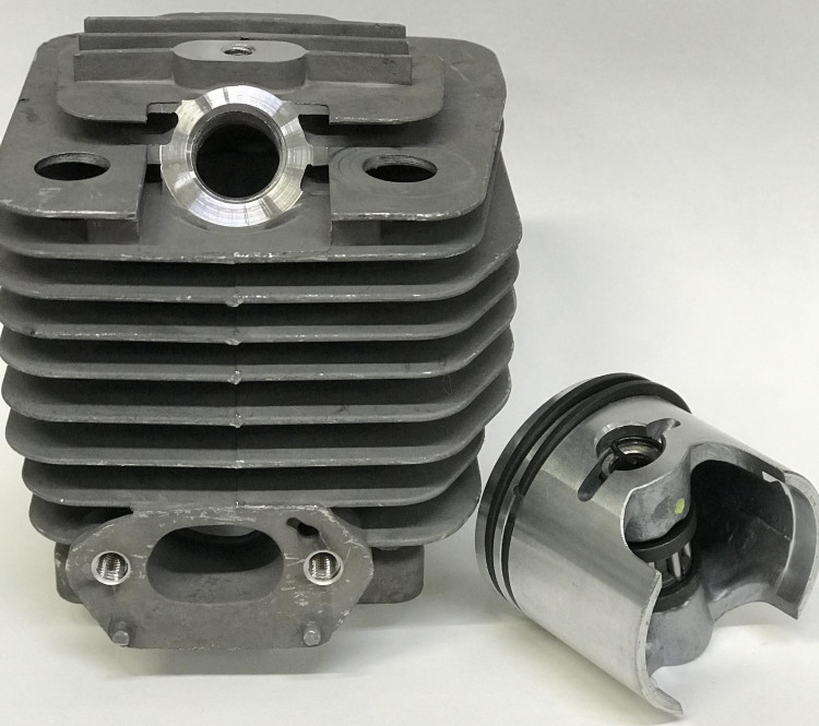 ПОРШНЕВАЯ в сборе CHAMPION 237/241