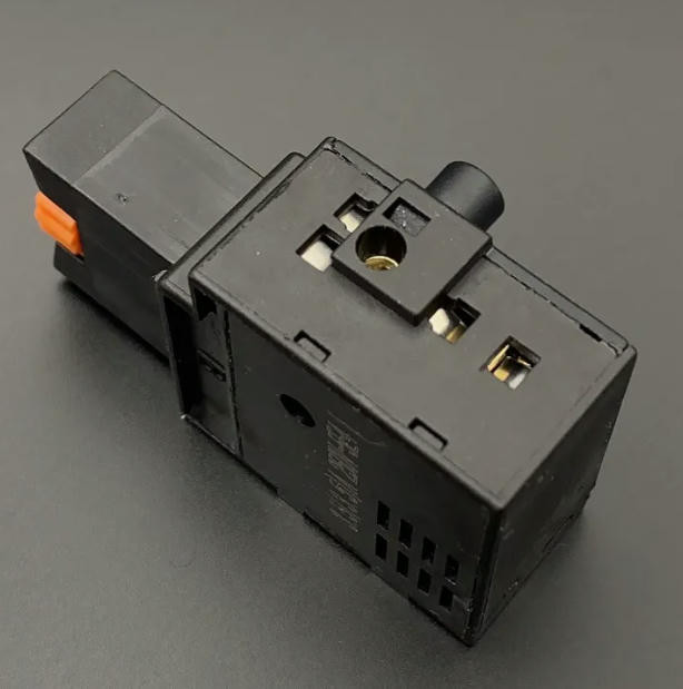 Выключатель №105 БУЭ мод. 03 3.5А МЭС 300