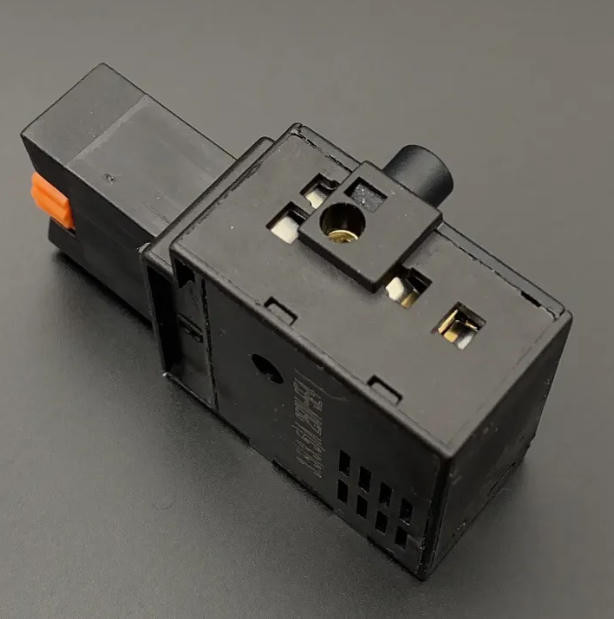 Выключатель №105 БУЭ мод. 03 3.5А МЭС 300