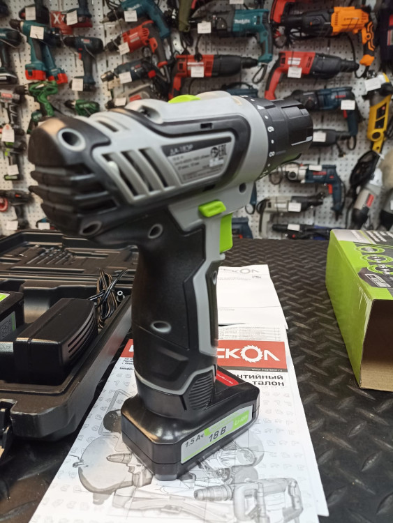 Аккумуляторная дрель-шуруповерт Интерскол ДА-18ЭР Li-ion Дм