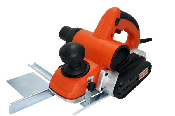 Рубанок 1050 Вт, 16000 об/мин, шс 82 мм, гс 0-3 мм