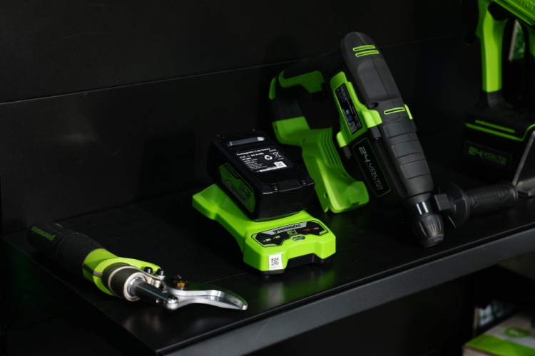 Быстрое зарядное устройство Greenworks G24C4 2946407