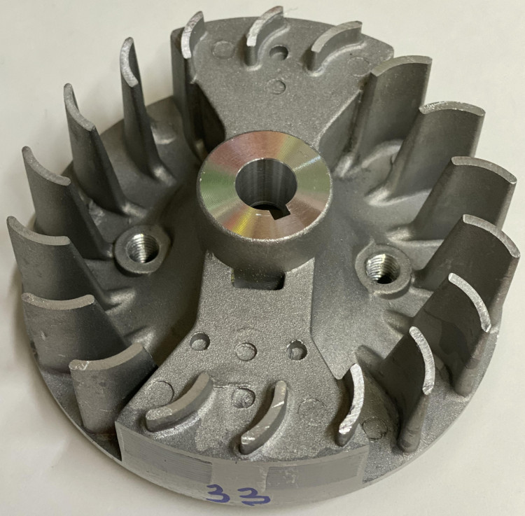 Маховик бензокос производство Китай 33см 010349(1)