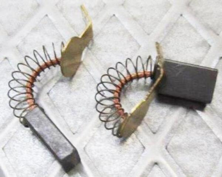 Щетка электродвигателя (1 шт.) EM4216 6х11х18 (до 2019г) 8406-510704-0100010