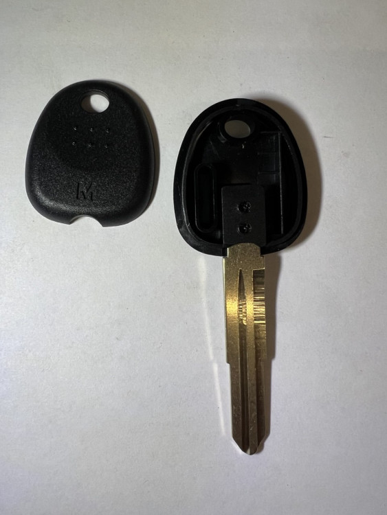 Заготовка ключа HYUNDAI под чип (HYN14 left side)