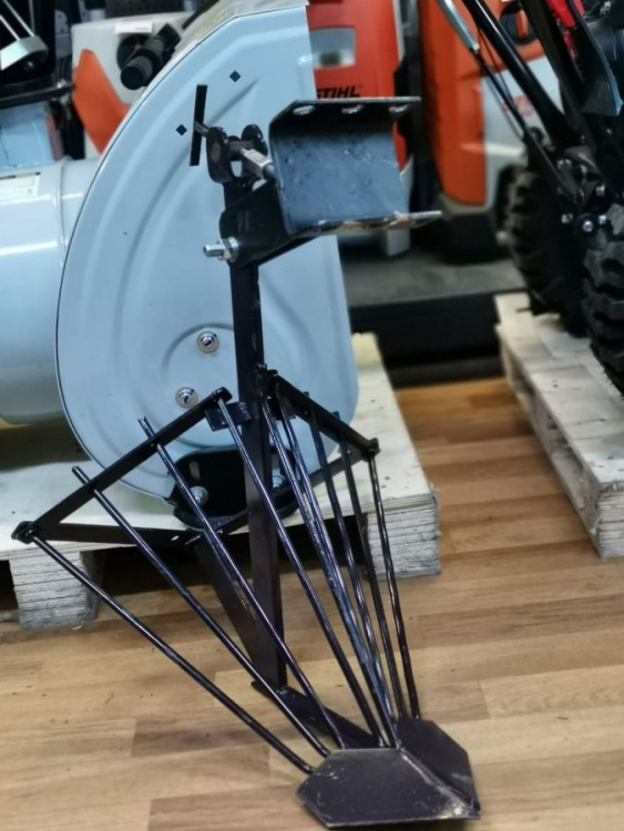 Картофелевыкапыватель со сцепкой &quot;Каскад&quot; КМБС 10.500