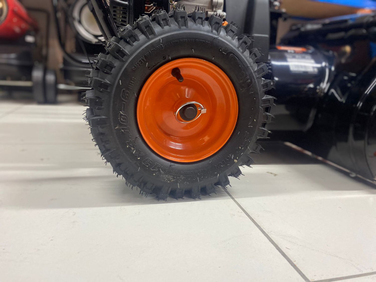 Снегоуборщик бензиновый PATRIOT PS 601 стартер ручной, ковш 56см, колеса 13