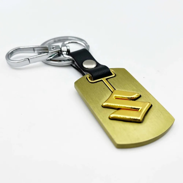 Брелок на ключи "SUZUKI" карабин (золото)