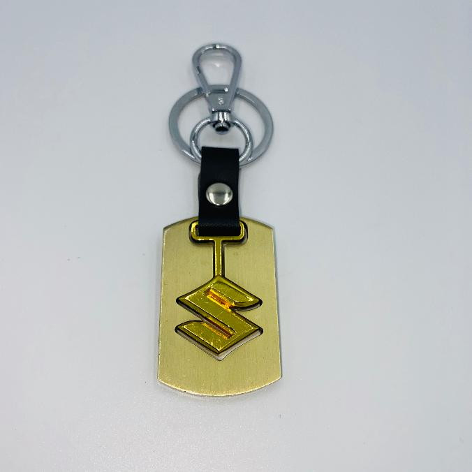 Брелок на ключи "SUZUKI" карабин (золото)