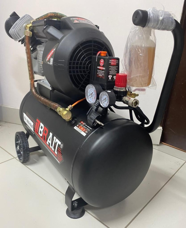 Компрессор BRAIT КМ-1800/42х2