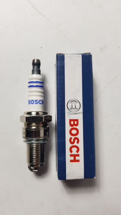 Свеча Bosch 4 х. такт МБ на все двиг. аналог Хонда (Лифан, Форза)