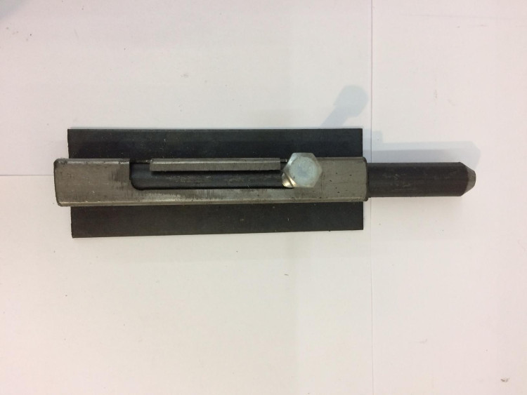 Засов гаражный №3 (с площадкой) квадратный