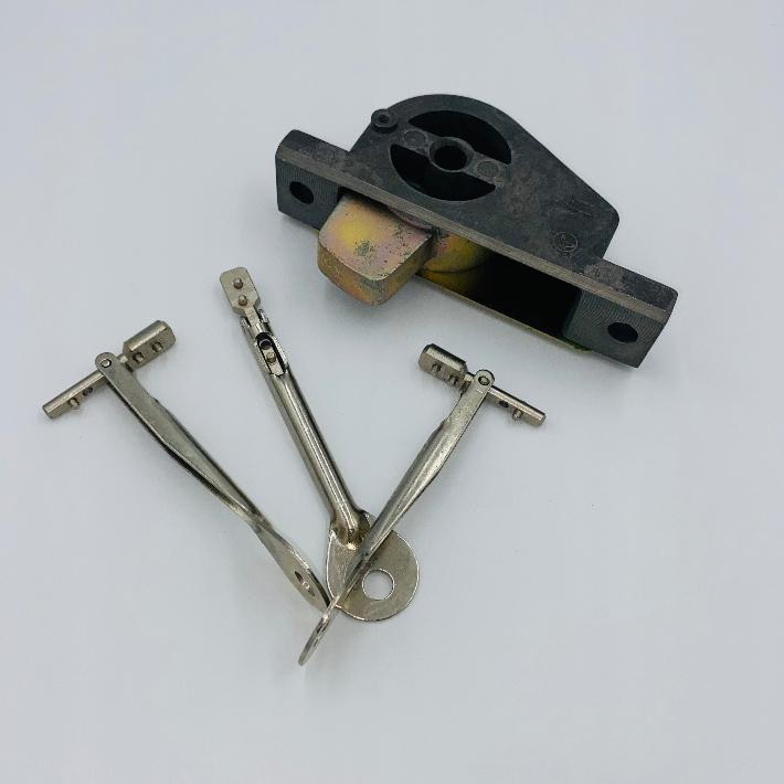 Замок "МАЯК" (падающий ключ) 3 ключа