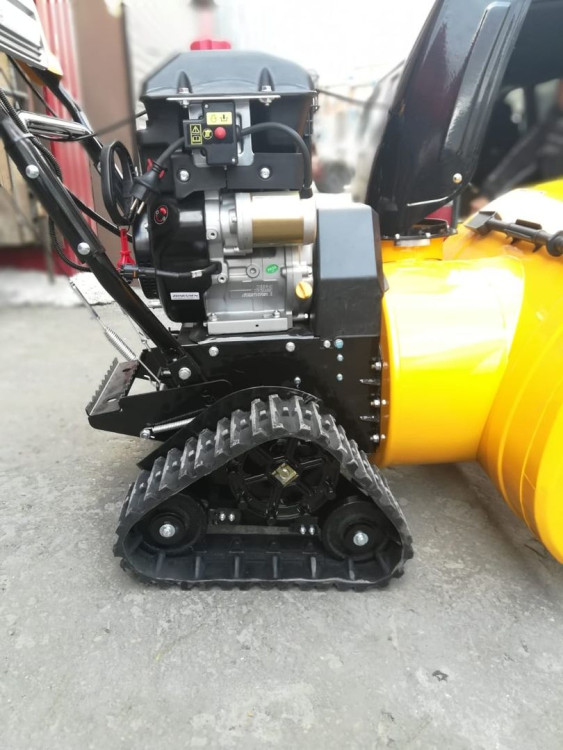 Снегоуборщик бензиновый Profi Pro Track 1330