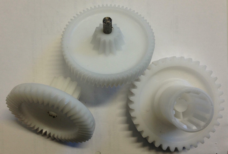 Комплект шестерёнок к электромясорубке Серафима из 3х шт RT003