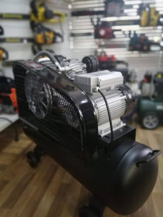 Компрессор BRAIT КМR-2200/100 (90)
