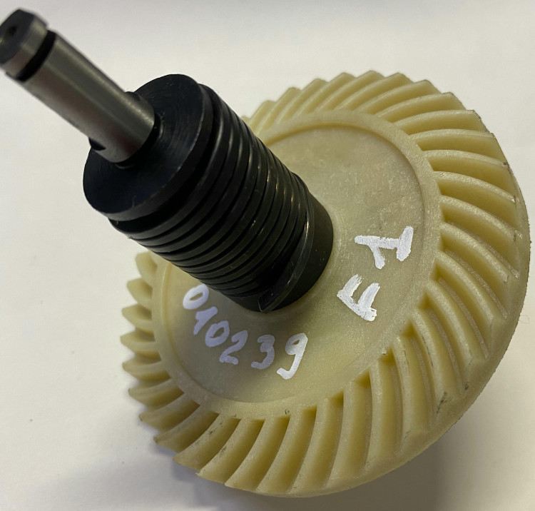 Шестерня для эл.пилы Чемпион 422-18 2200WT 010239(F1)