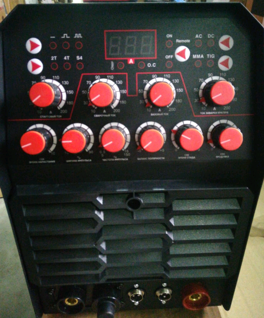 Инвертор аргонодуговой сварки BRAIT TIG-200 AC/DC PULSE