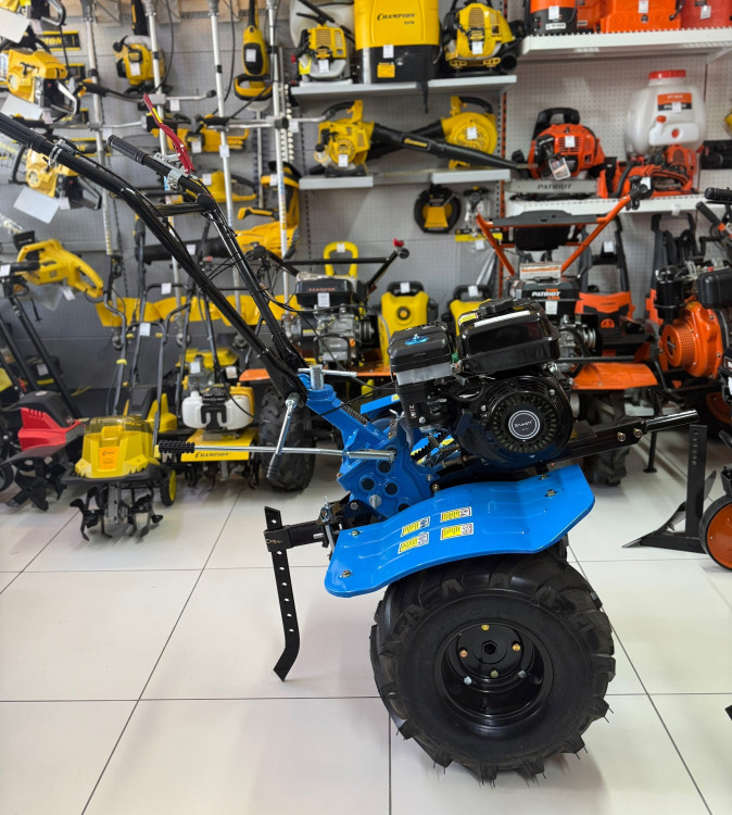 Мотоблок бензиновый Gruwatt 8 л.с. колеса 19*7-8 Extreme, 3 вперед/1 назад, чугунный редуктор