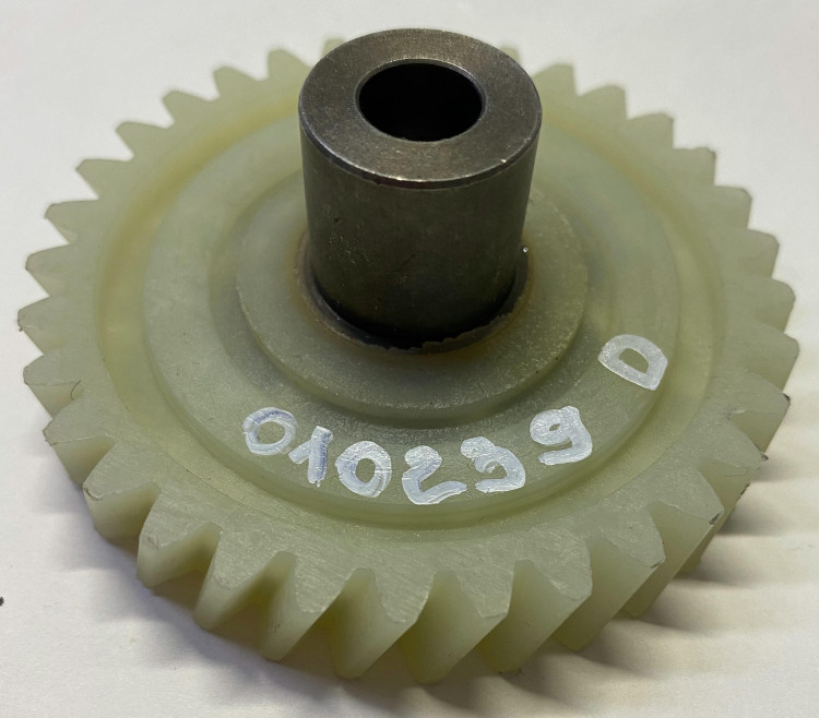 Шестерня для эл.пилы Хоумлайт,Альпина d-10/D-74-33z правая накладка 010239(D)