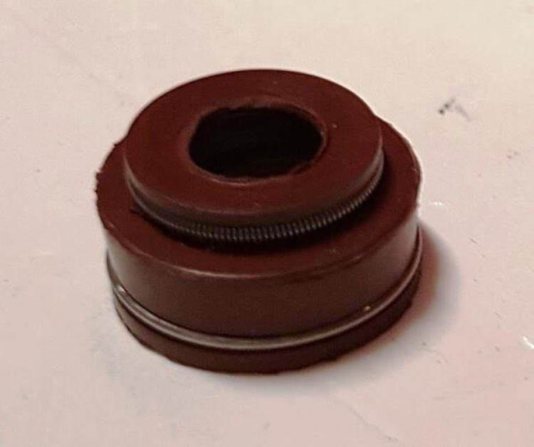 Колпачок маслосъемный G270HK-760HKE/G340VKE/GG6500,6501E,11000E,GW200AE/GHP40-2,GP100E,GTP101,GTP80H