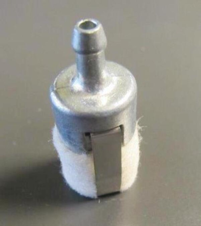 Фильтр топливный CS2600,2700,3050,350,310,352,350TES,3500/GT22,SRM2305,330,350/SH305S, Champion