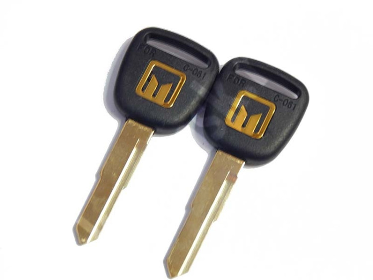 Заготовка для ключа Isuzu левый логотип (0245)