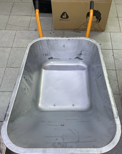 Тачка строительная 2- кол WB5009MS3-120 БТМ 350кг/120л. (кол 4,0 -8 ) оранжевая