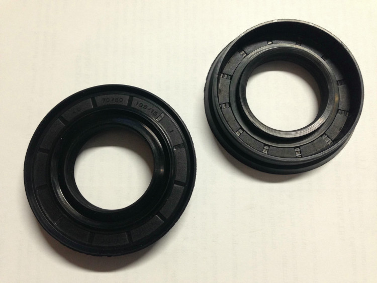 Сальник 40х70/80х10,5/15